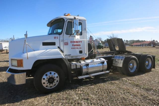 Image of Mack CH613 equipment image 1