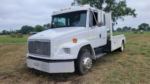 2002 Freightliner FL60 Image