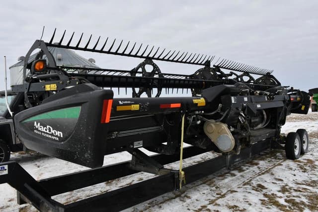 Image of MacDon FD75S equipment image 2