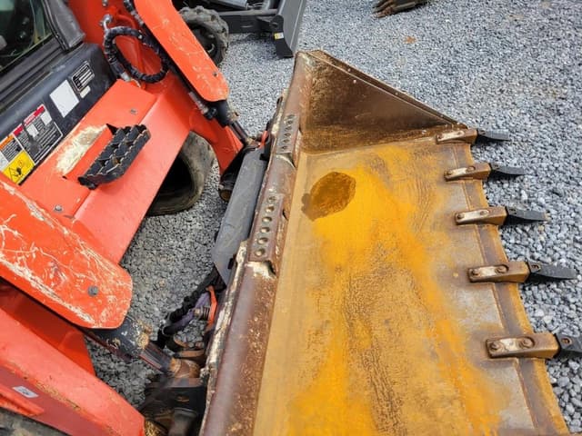 Image of Kubota SVL75-2 equipment image 3