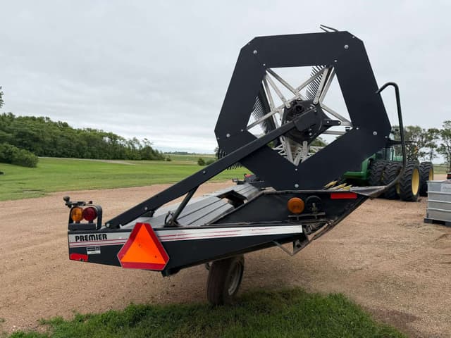 Image of MacDon Premier equipment image 3