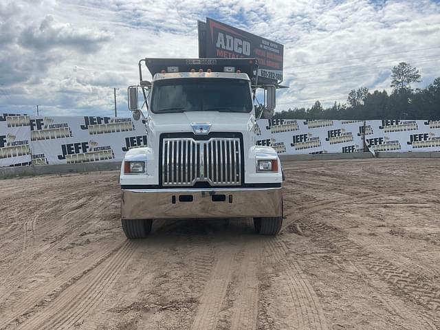 Image of Western Star 4700 equipment image 1