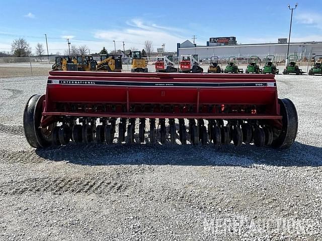 Image of International Harvester 5100 equipment image 3