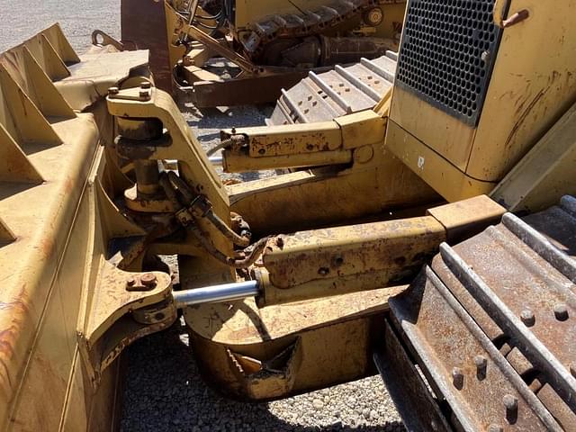 Image of Caterpillar D6N LGP equipment image 2