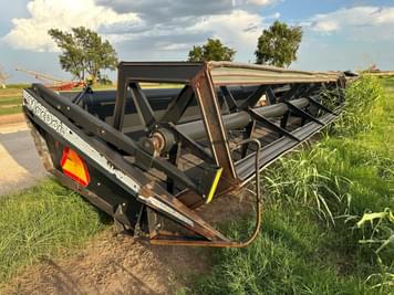 Main image MacDon 962