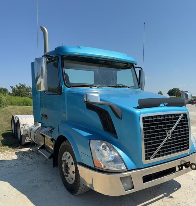 Image of Volvo VNL equipment image 4