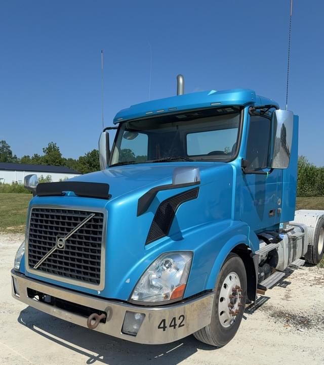 Image of Volvo VNL equipment image 2