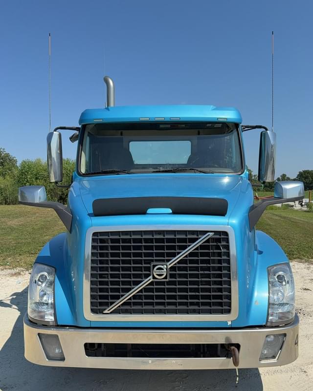 Image of Volvo VNL equipment image 3