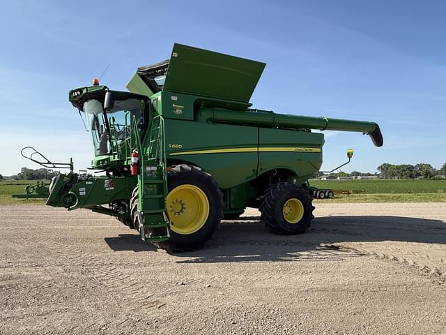 Image of John Deere S680 equipment image 3
