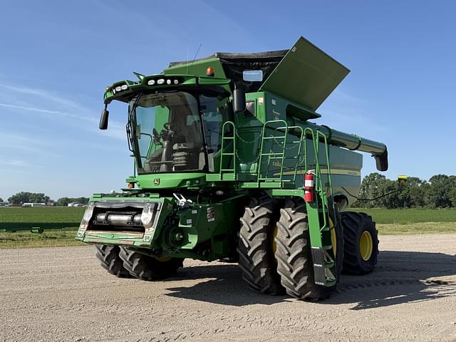 Image of John Deere S680 equipment image 4