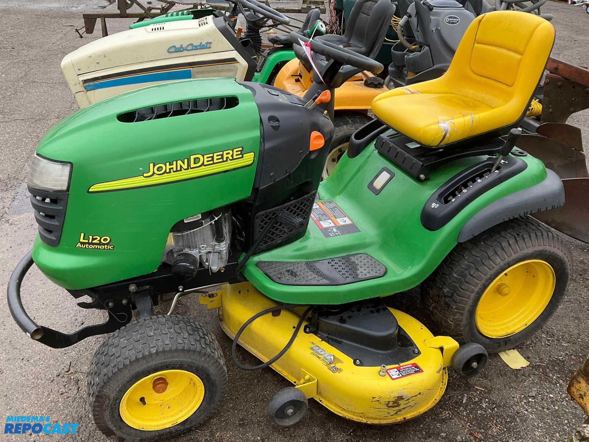 Main image John Deere L120