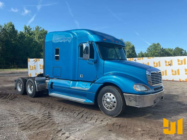 Image of Freightliner Cascadia equipment image 2