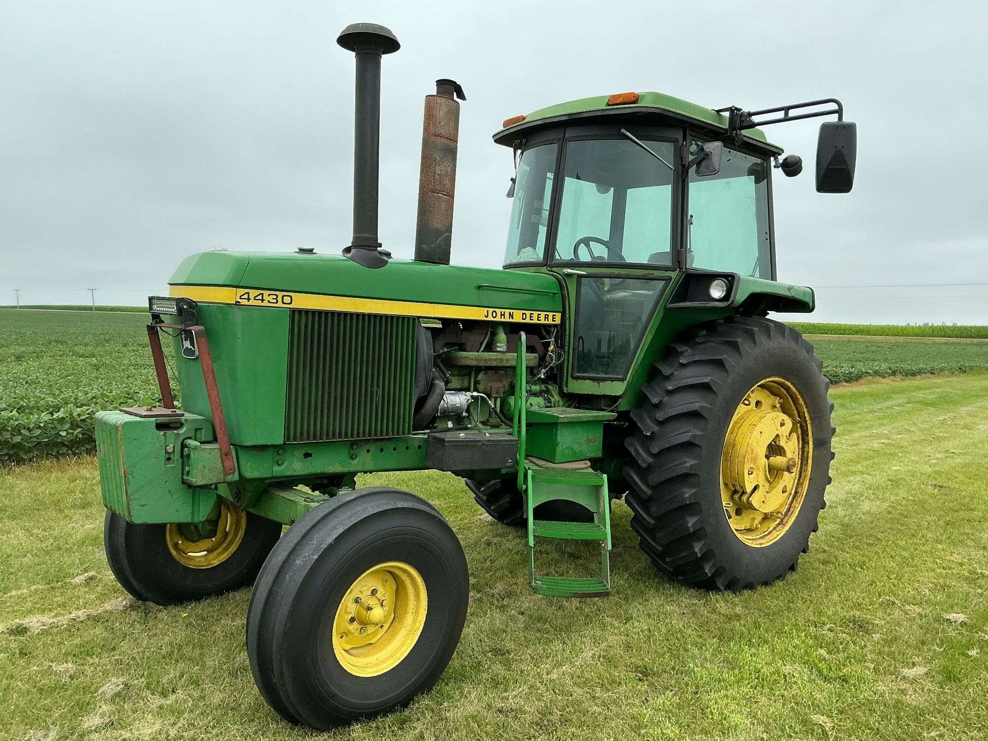 1973 John Deere 4430 Equipment Image0