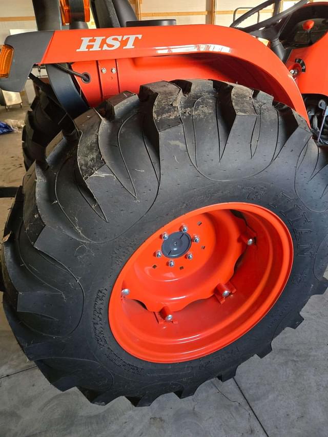 Image of Kubota L4701 equipment image 3