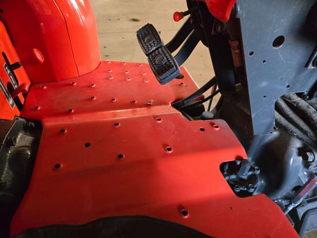 Image of Kubota L4701 equipment image 4