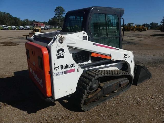 Image of Bobcat T450 equipment image 2