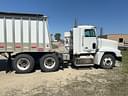 1999 Freightliner FLD120 Image