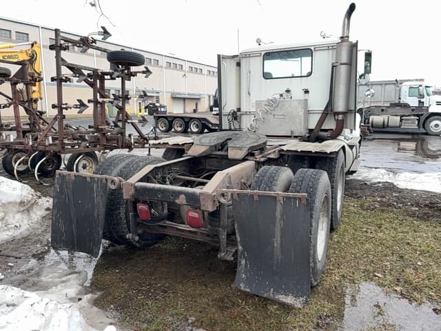 Image of International 9400 equipment image 3