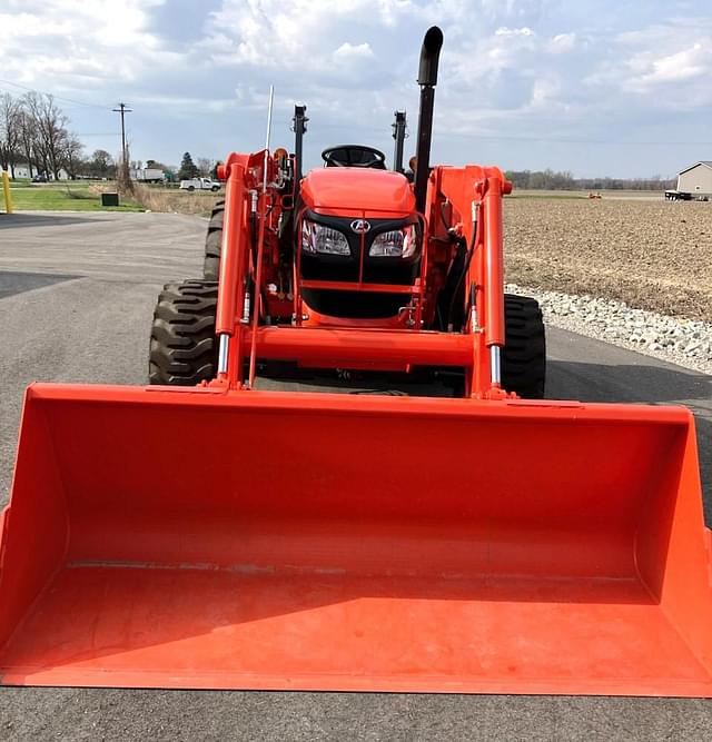Image of Kubota M7060 equipment image 1