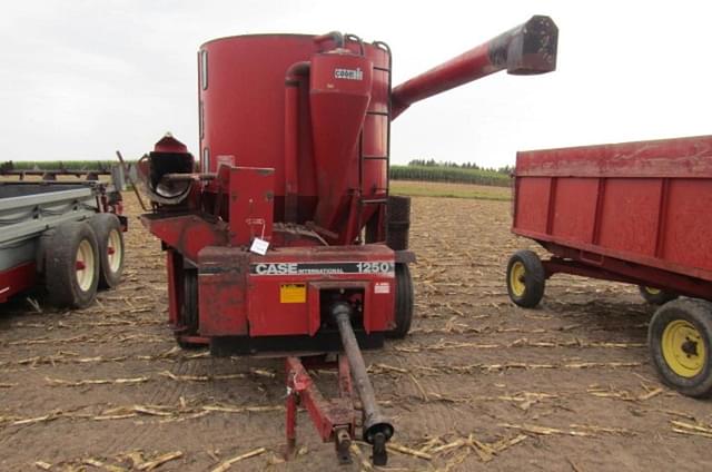 Image of Case IH 1250 equipment image 2