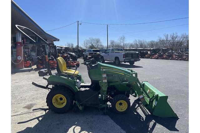 Image of John Deere 1023E equipment image 3