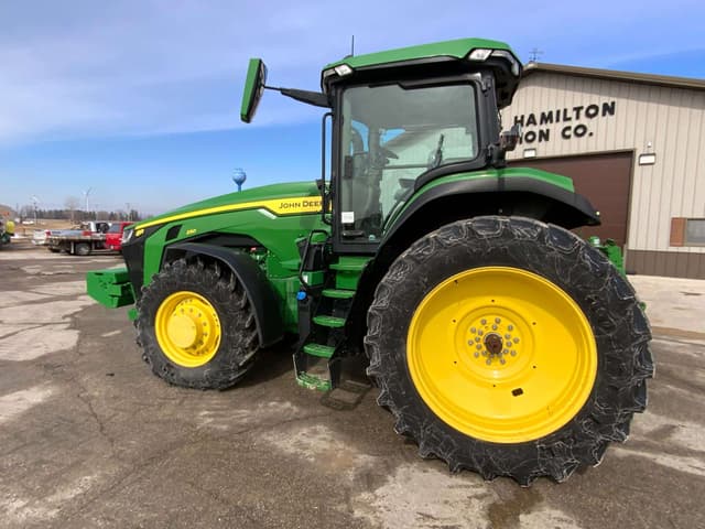 Image of John Deere 8R 230 equipment image 2