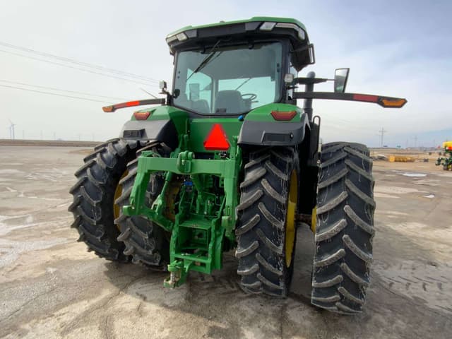 Image of John Deere 8R 230 equipment image 4