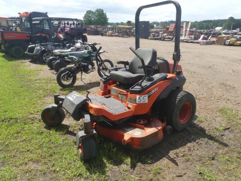 Kubota ZD331 Equipment Image0