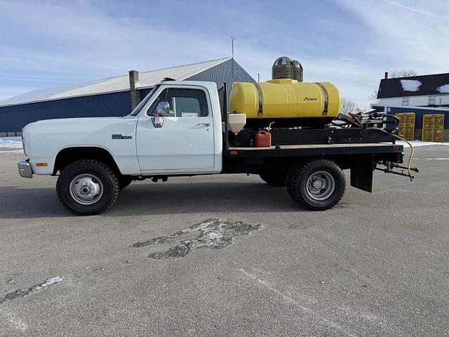 Image of Dodge Ram 3500 equipment image 2