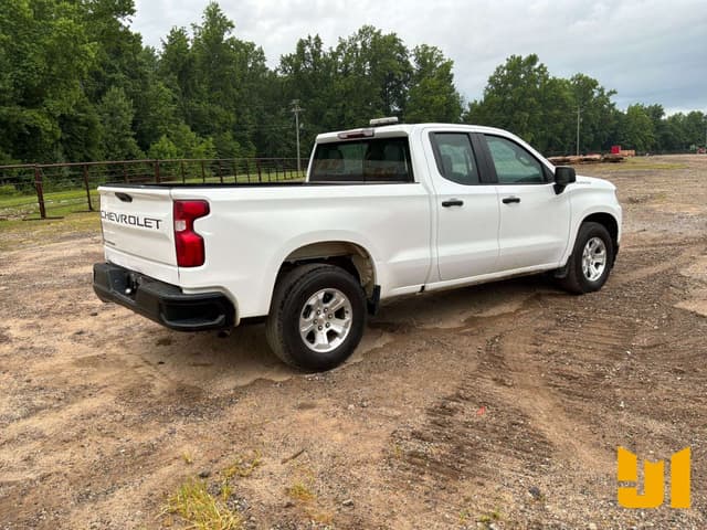 Image of Chevrolet 1500 equipment image 4