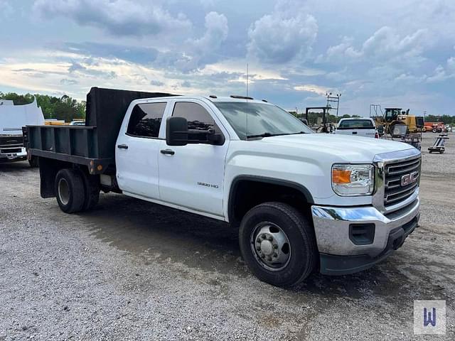 Image of GMC 3500HD equipment image 4