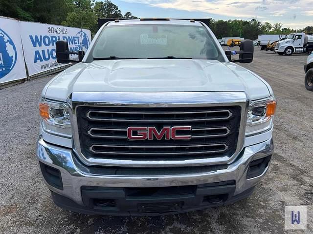Image of GMC 3500HD equipment image 3