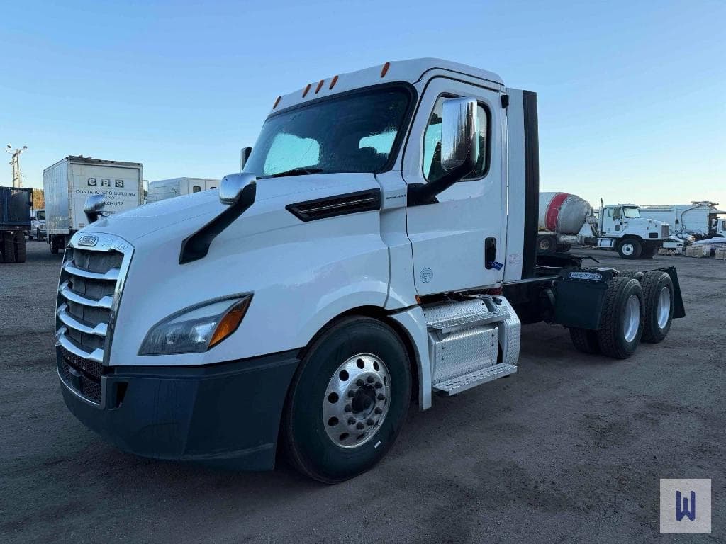 Image of Freightliner Cascadia 126 Primary image