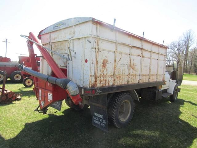 Image of International 1600 equipment image 3
