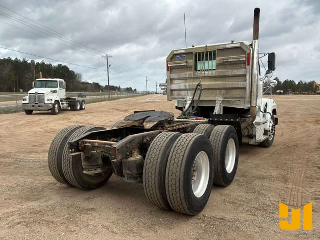 Image of Western Star 4700 equipment image 4