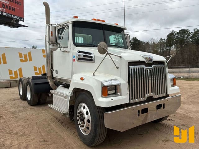 Image of Western Star 4700 equipment image 2