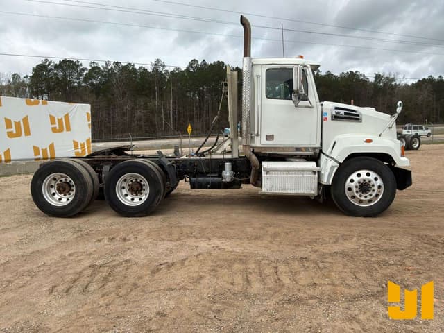 Image of Western Star 4700 equipment image 3