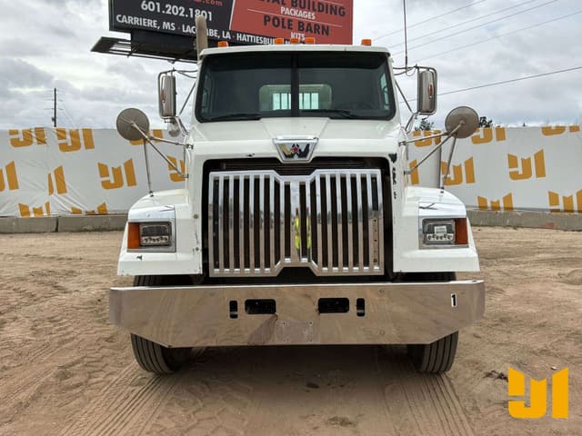 Image of Western Star 4700 equipment image 1