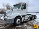 2006 Freightliner Columbia Image