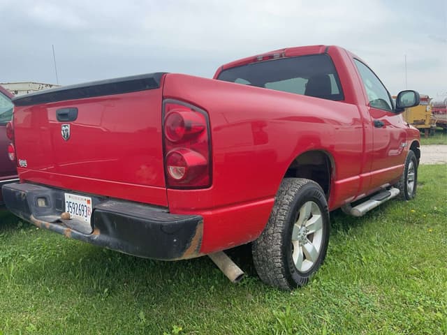 Image of Dodge Ram 1500 equipment image 2