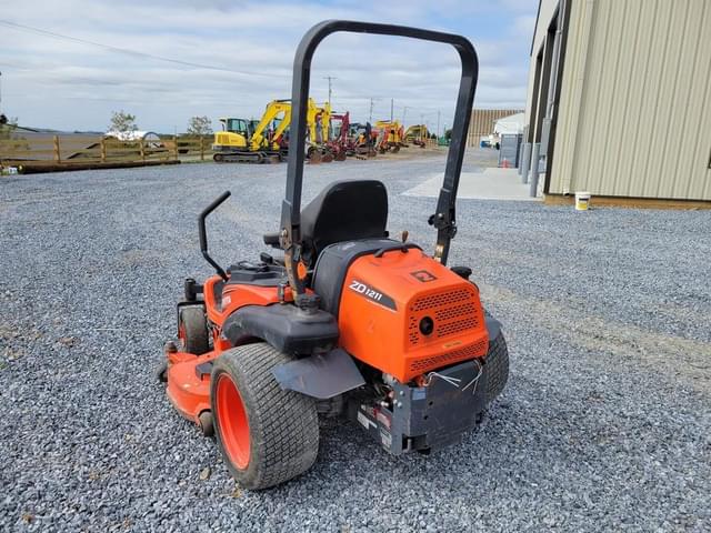 Image of Kubota ZD1211 equipment image 4