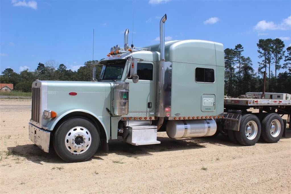 Main image Peterbilt 379