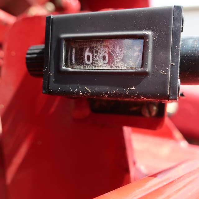Image of New Holland BC5070 equipment image 4