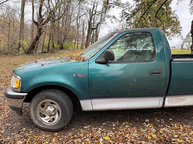 Image of Ford F-150 equipment image 1