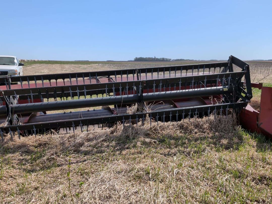 Image of International Harvester 820 Image 1