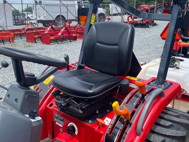 Image of Massey Ferguson 1526 equipment image 4