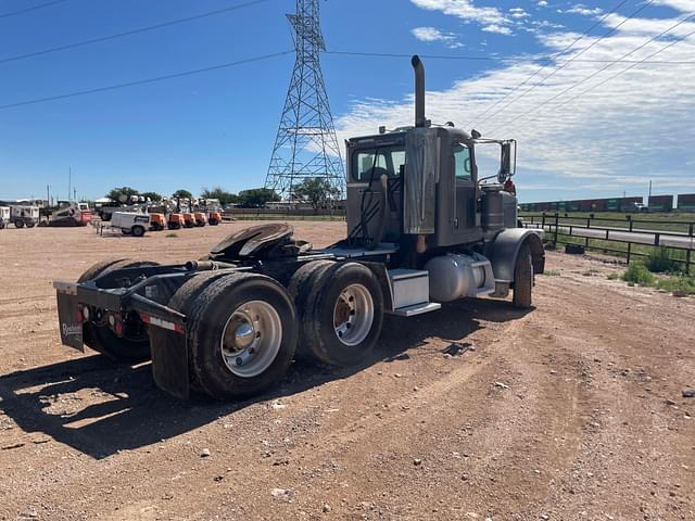 Image of Peterbilt 388 equipment image 4