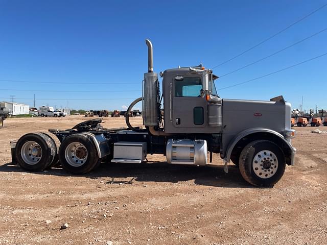 Image of Peterbilt 388 equipment image 3