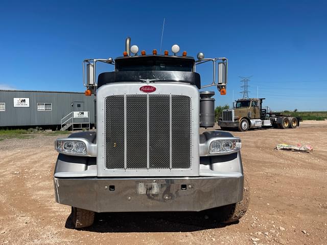 Image of Peterbilt 388 equipment image 1