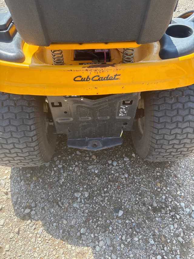 Image of Cub Cadet LTX1050KW equipment image 4